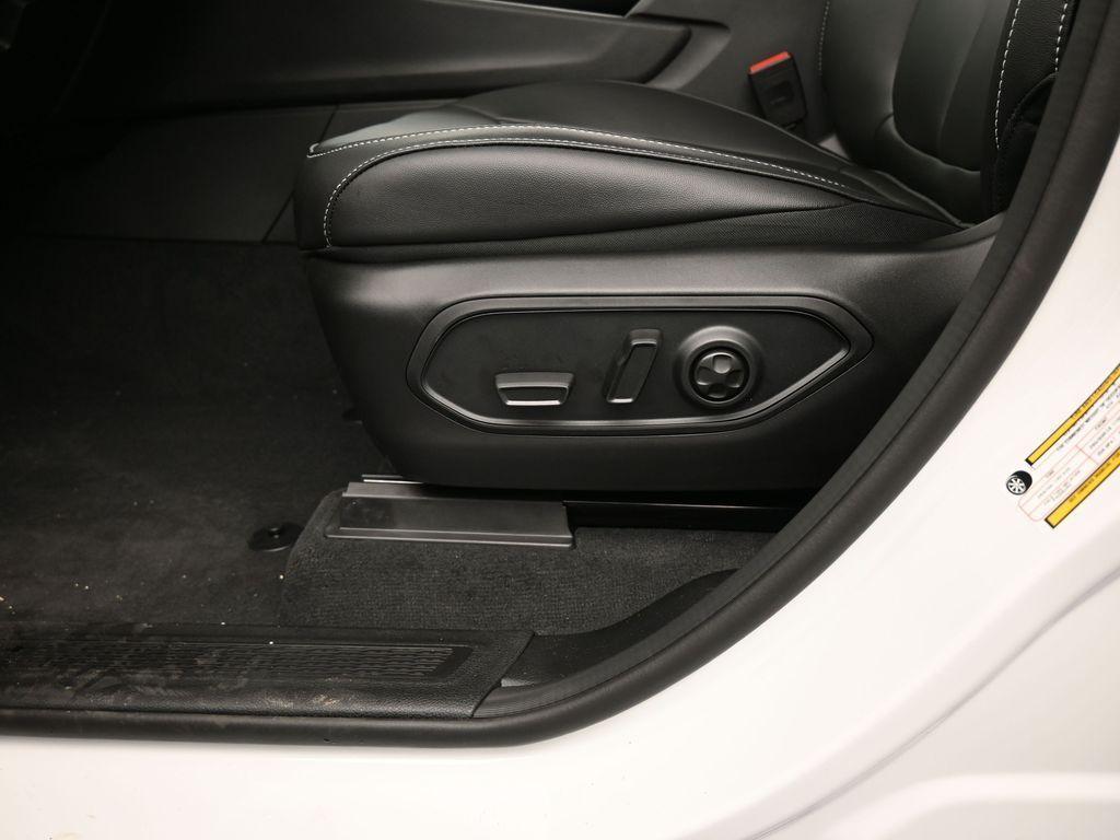 new 2025 Jeep Grand Cherokee car