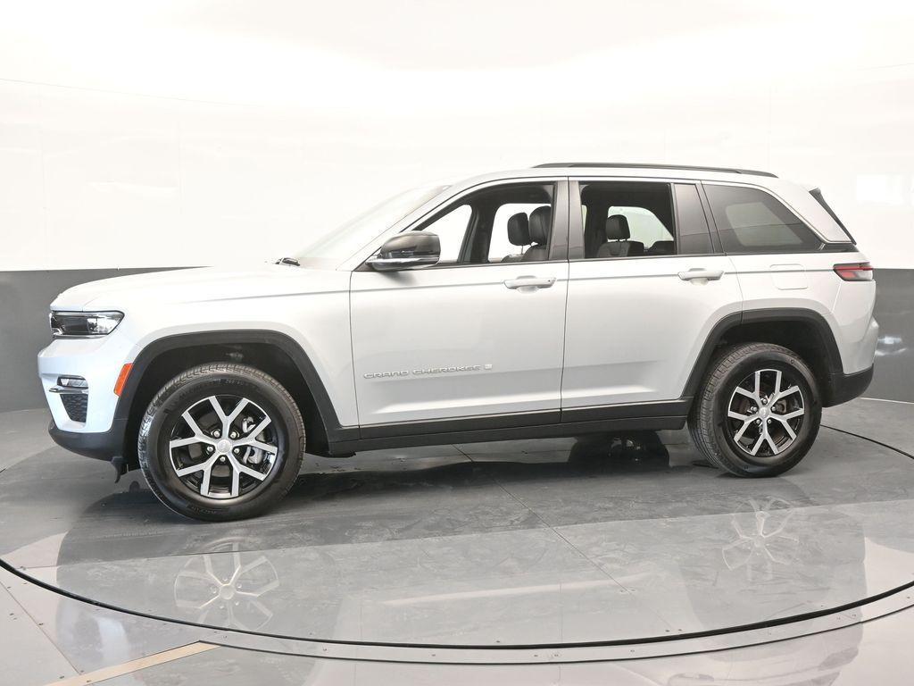 used 2024 Jeep Grand Cherokee car, priced at $36,995