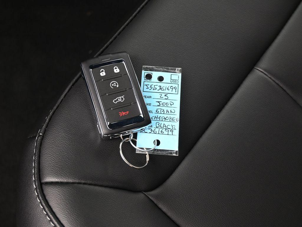 new 2025 Jeep Grand Cherokee car