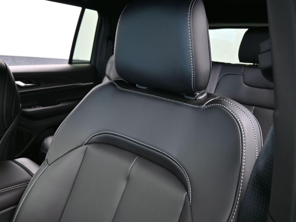 new 2025 Jeep Grand Cherokee car