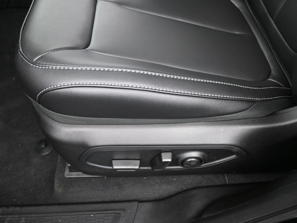 new 2025 Jeep Grand Cherokee car