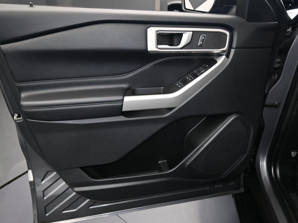 used 2022 Ford Explorer car, priced at $27,926