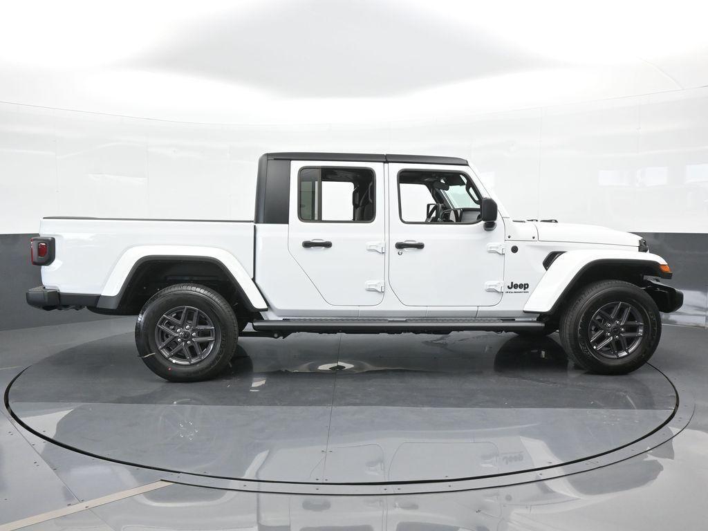 used 2024 Jeep Gladiator car, priced at $36,950