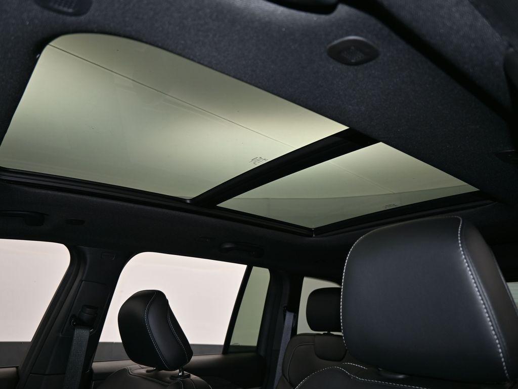 new 2025 Jeep Grand Cherokee car