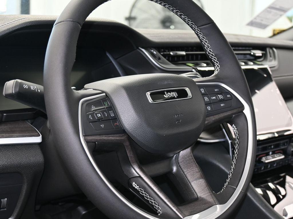 new 2025 Jeep Grand Cherokee car