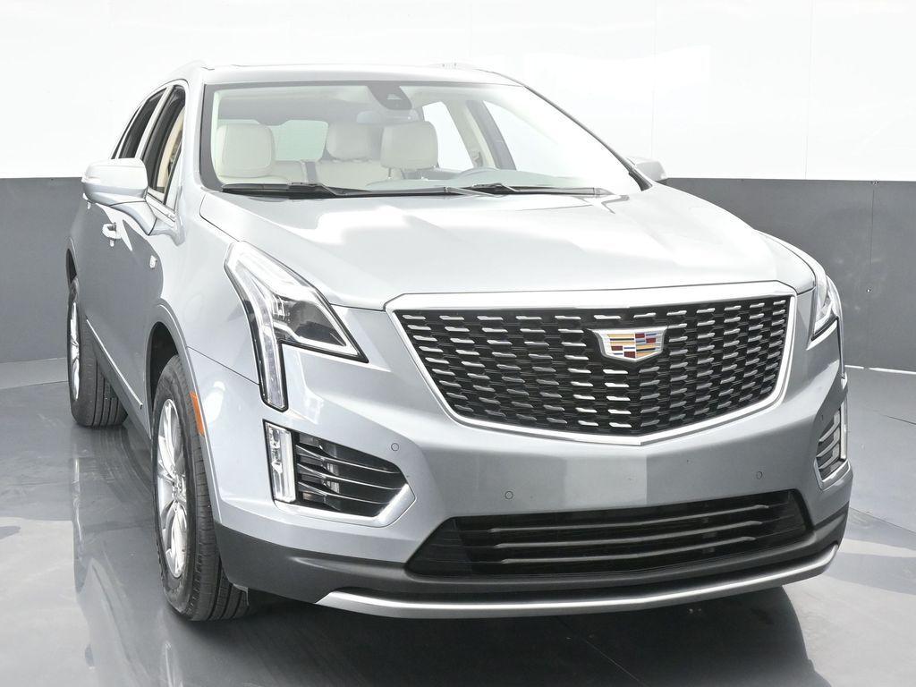 used 2023 Cadillac XT5 car, priced at $28,996