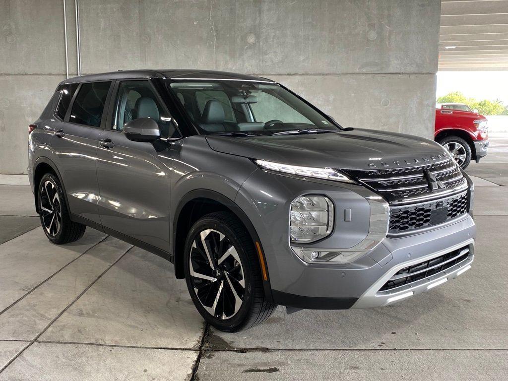 new 2023 Mitsubishi Outlander car, priced at $27,346