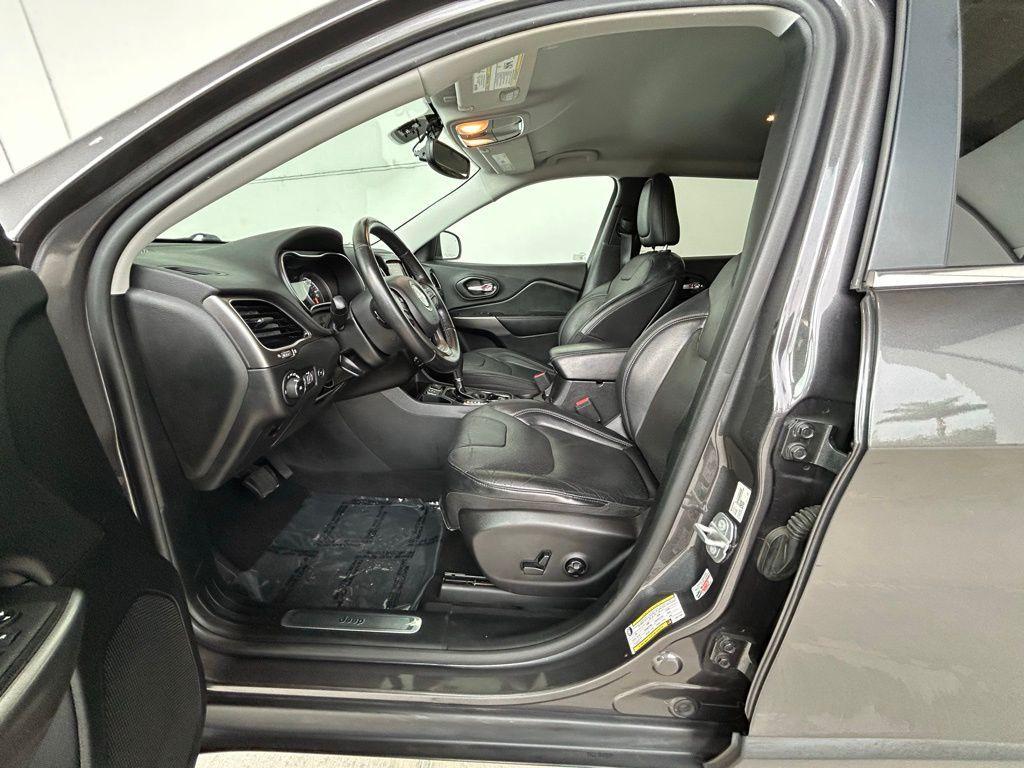 used 2020 Jeep Cherokee car, priced at $16,986