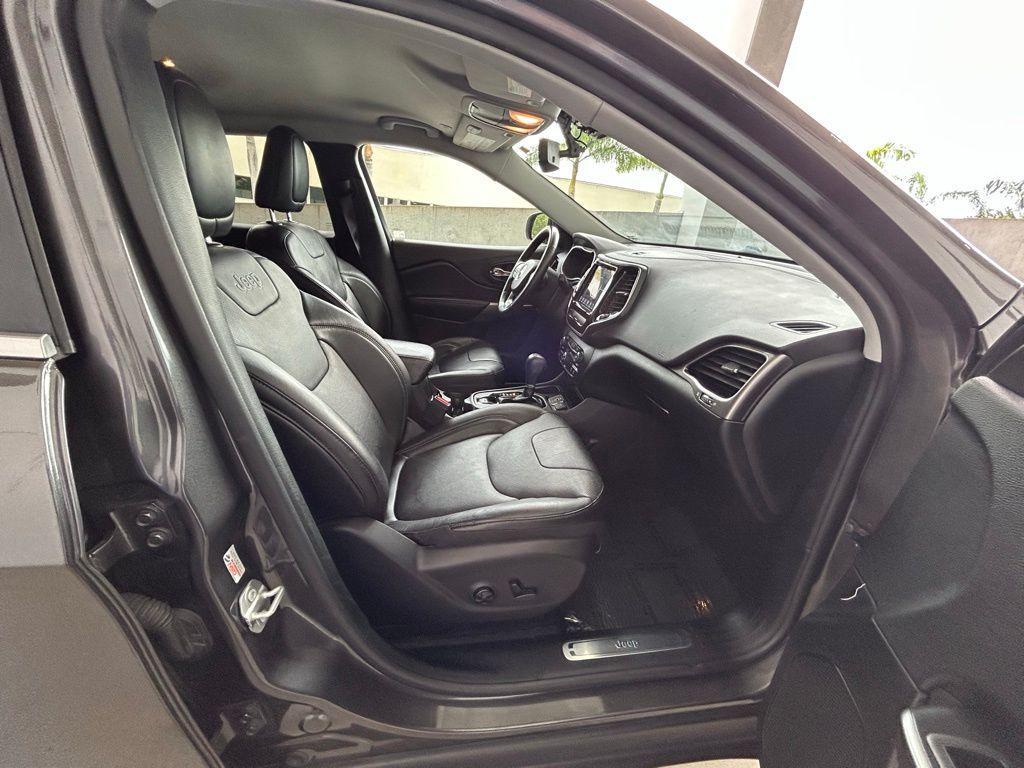 used 2020 Jeep Cherokee car, priced at $16,986