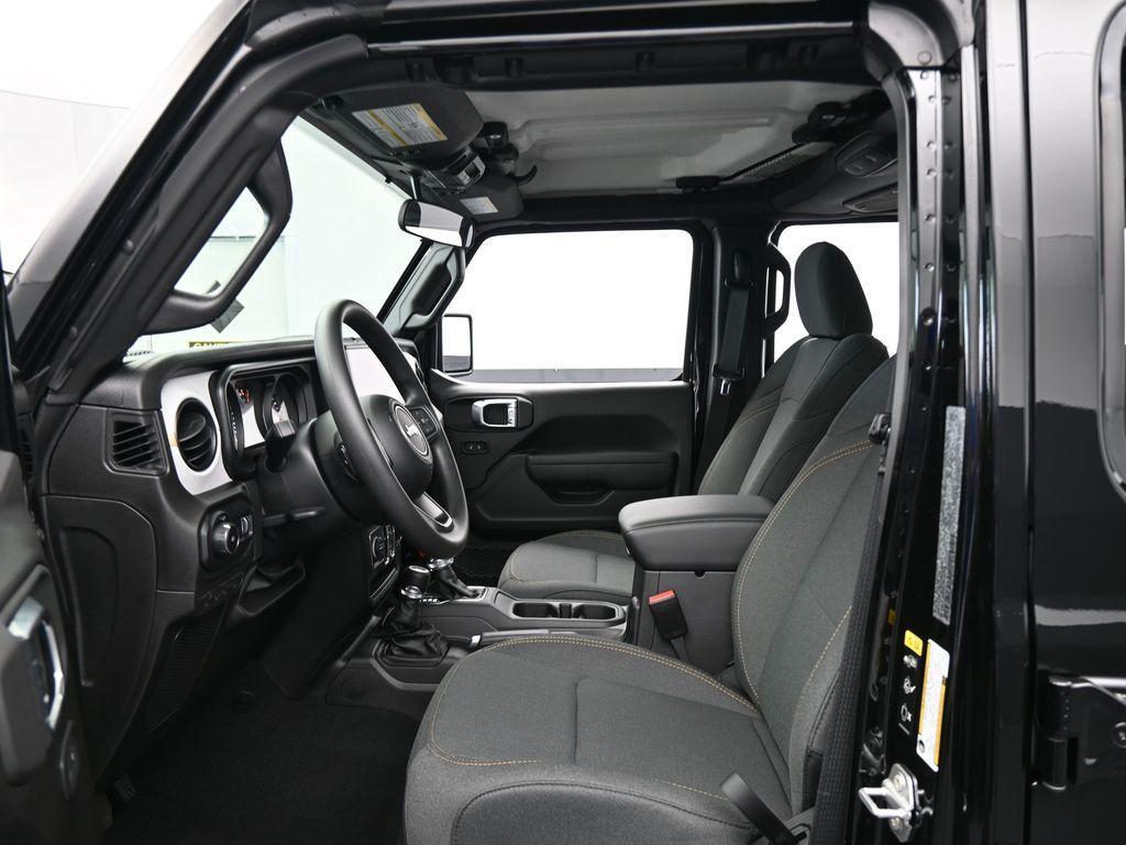 new 2025 Jeep Wrangler car