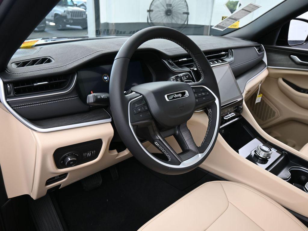 new 2025 Jeep Grand Cherokee L car