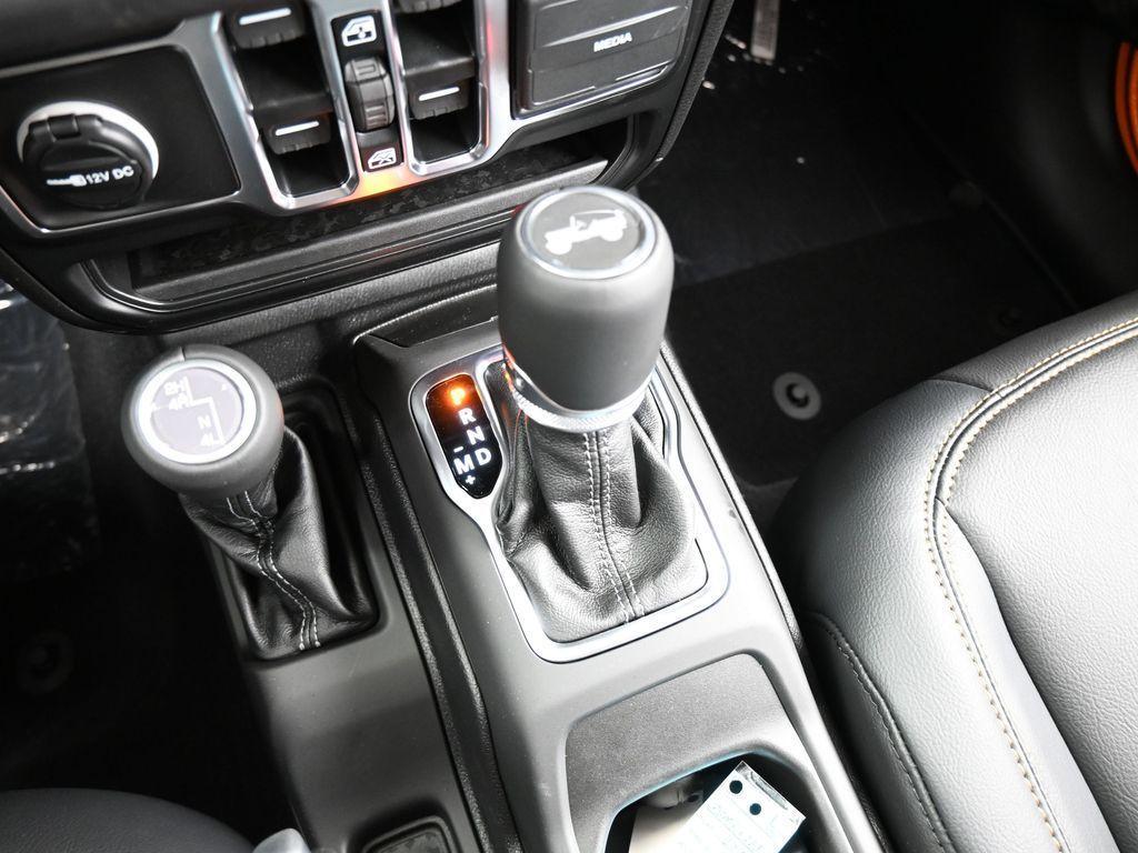 new 2025 Jeep Wrangler car