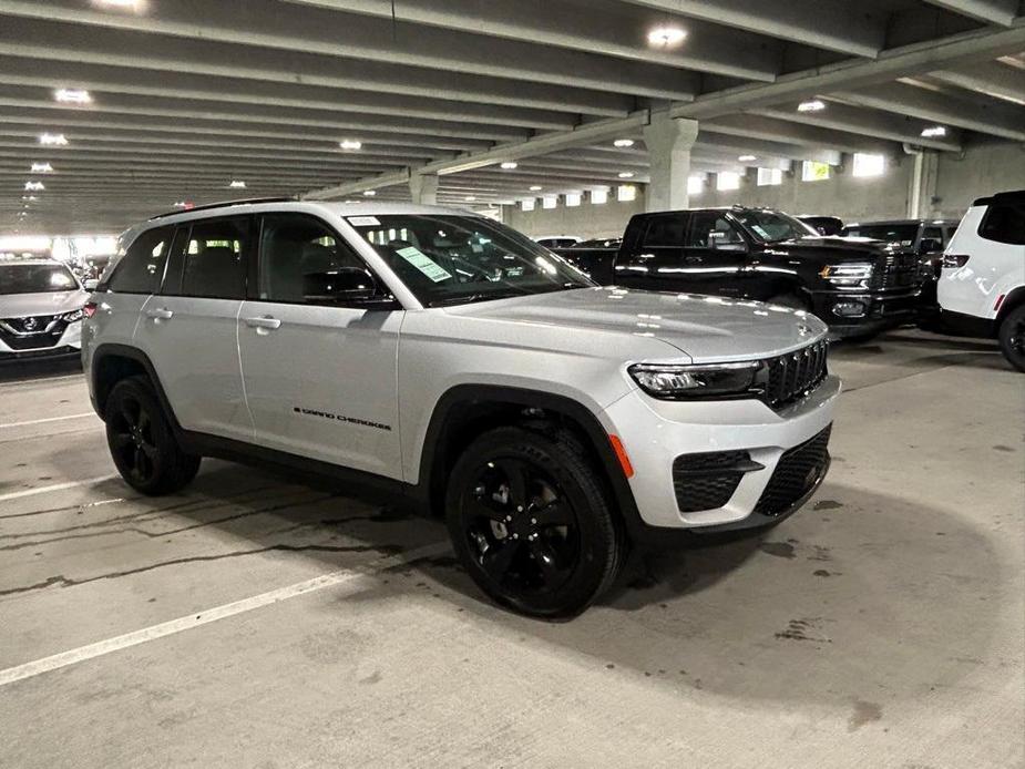 new 2024 Jeep Grand Cherokee car, priced at $34,623