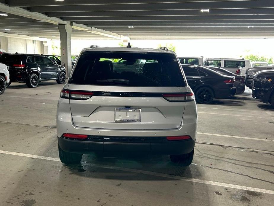 new 2024 Jeep Grand Cherokee car, priced at $34,623