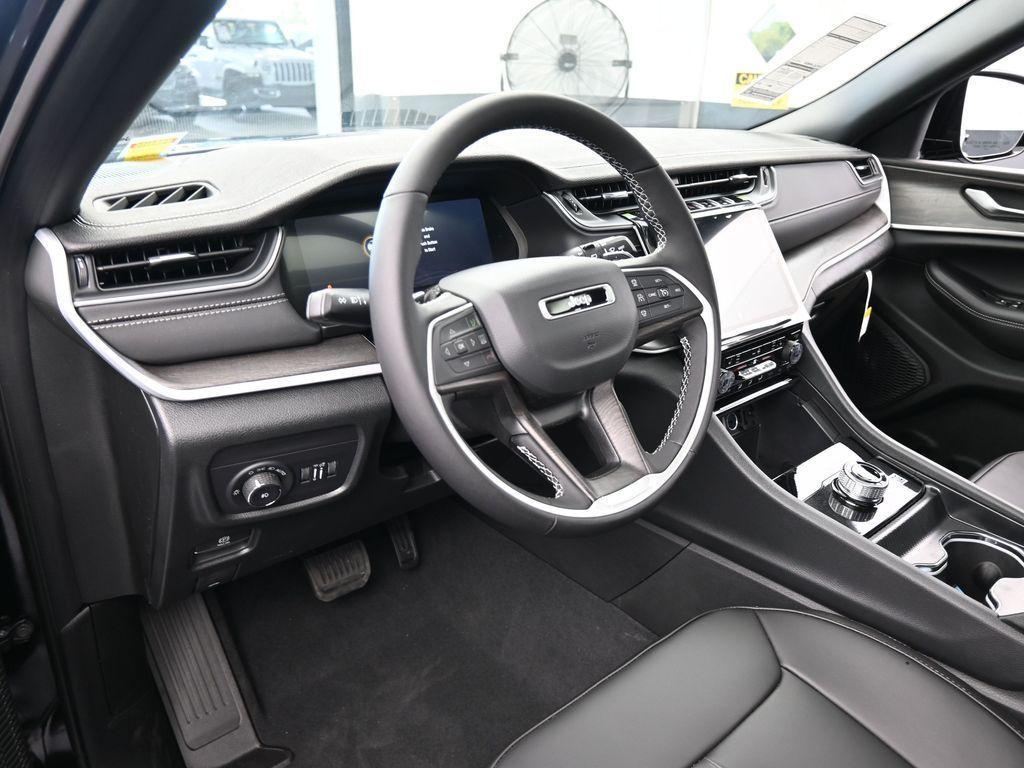 new 2025 Jeep Grand Cherokee L car