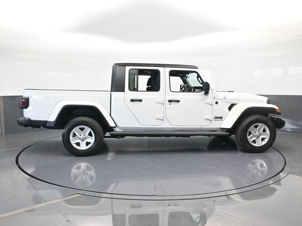 used 2021 Jeep Gladiator car, priced at $27,995