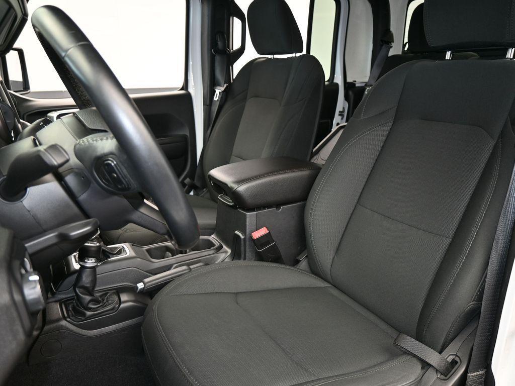 used 2021 Jeep Gladiator car, priced at $27,995