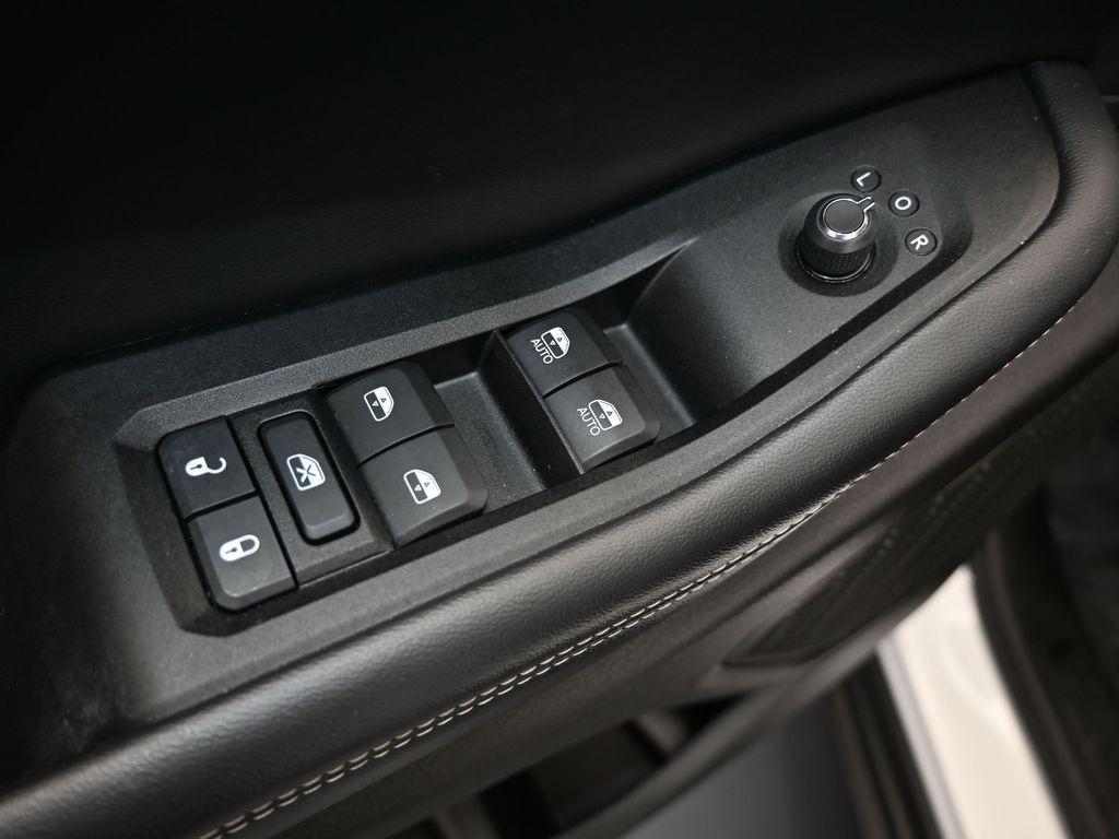 used 2024 Jeep Grand Cherokee L car, priced at $39,999