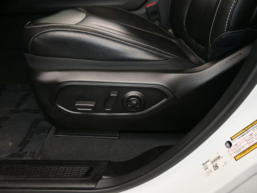used 2024 Jeep Grand Cherokee L car, priced at $39,999