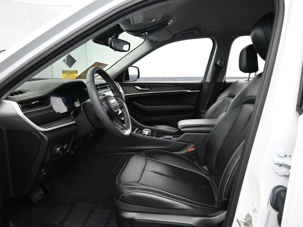 used 2024 Jeep Grand Cherokee L car, priced at $32,694