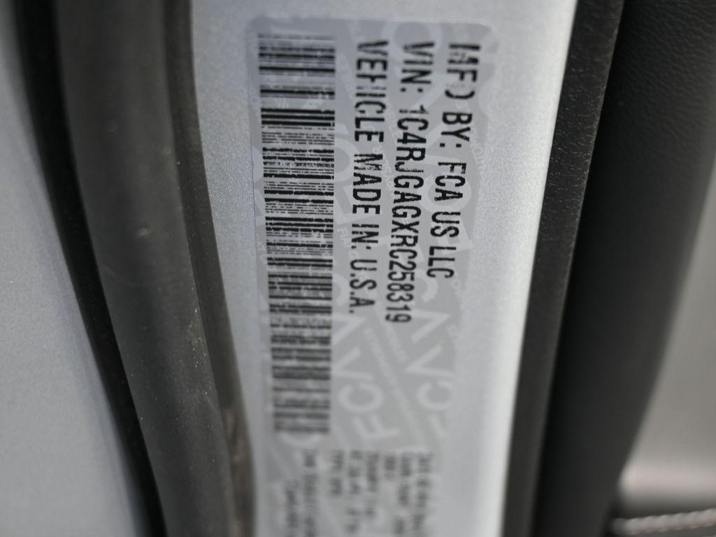 new 2024 Jeep Grand Cherokee car, priced at $36,383