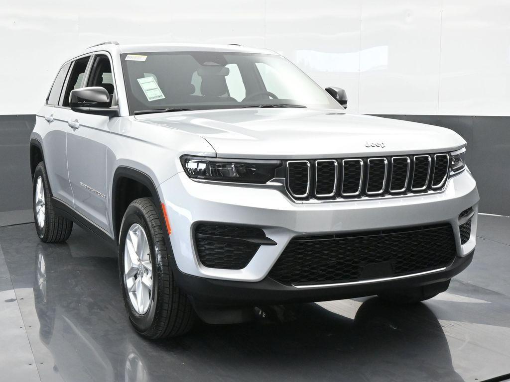 new 2024 Jeep Grand Cherokee car, priced at $30,675