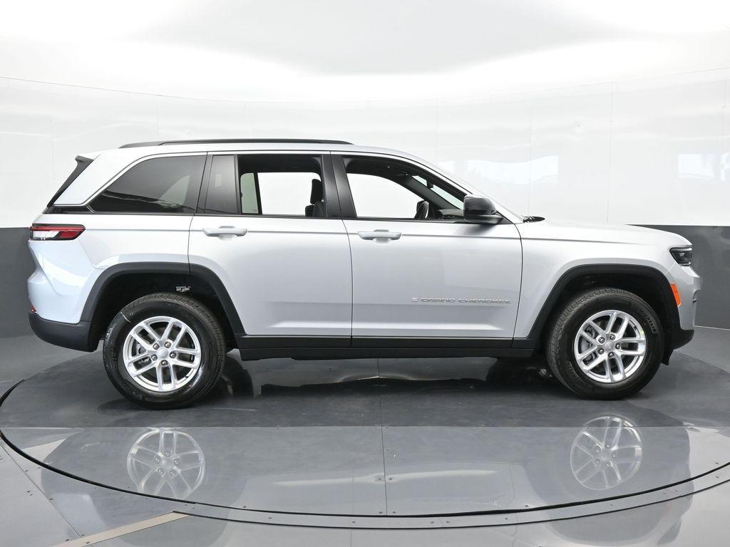 new 2024 Jeep Grand Cherokee car, priced at $30,675