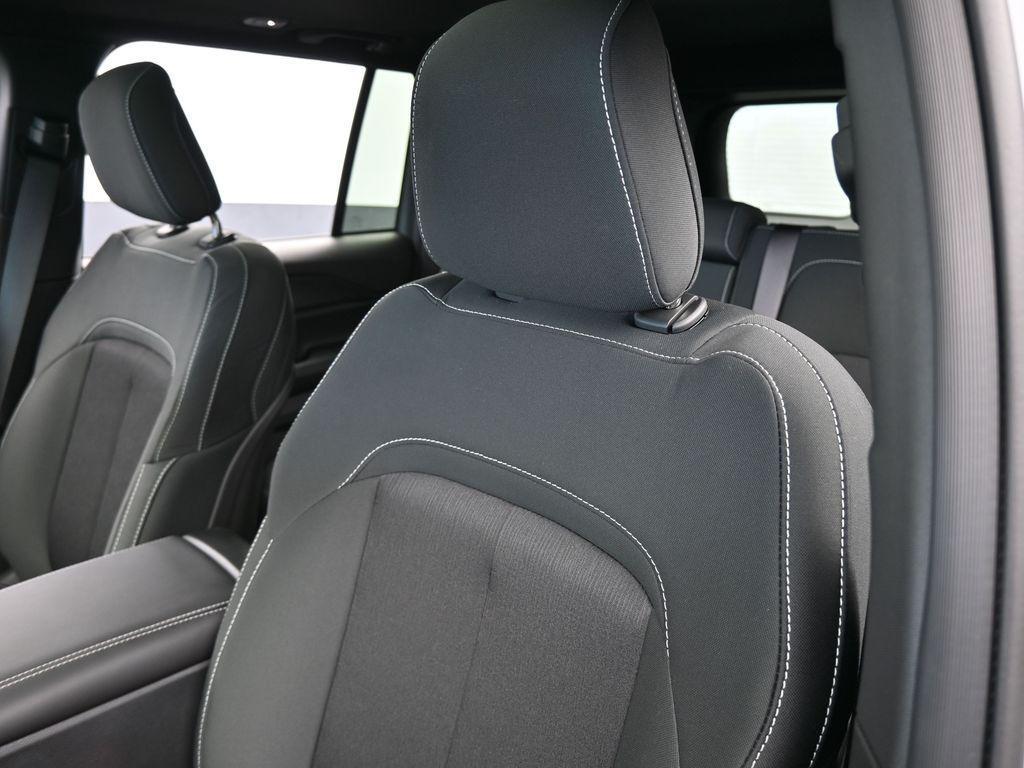 new 2024 Jeep Grand Cherokee car, priced at $36,383