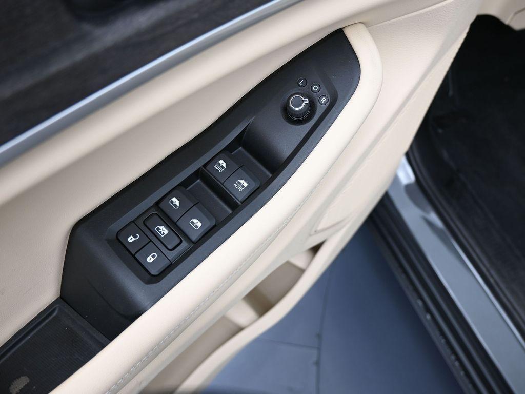 new 2025 Jeep Grand Cherokee L car