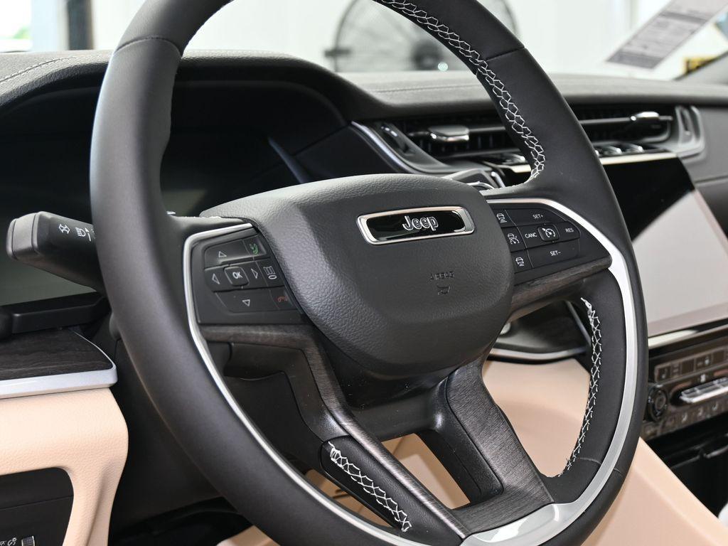 new 2025 Jeep Grand Cherokee L car