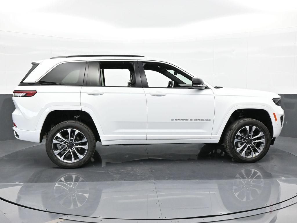 new 2024 Jeep Grand Cherokee car, priced at $52,221