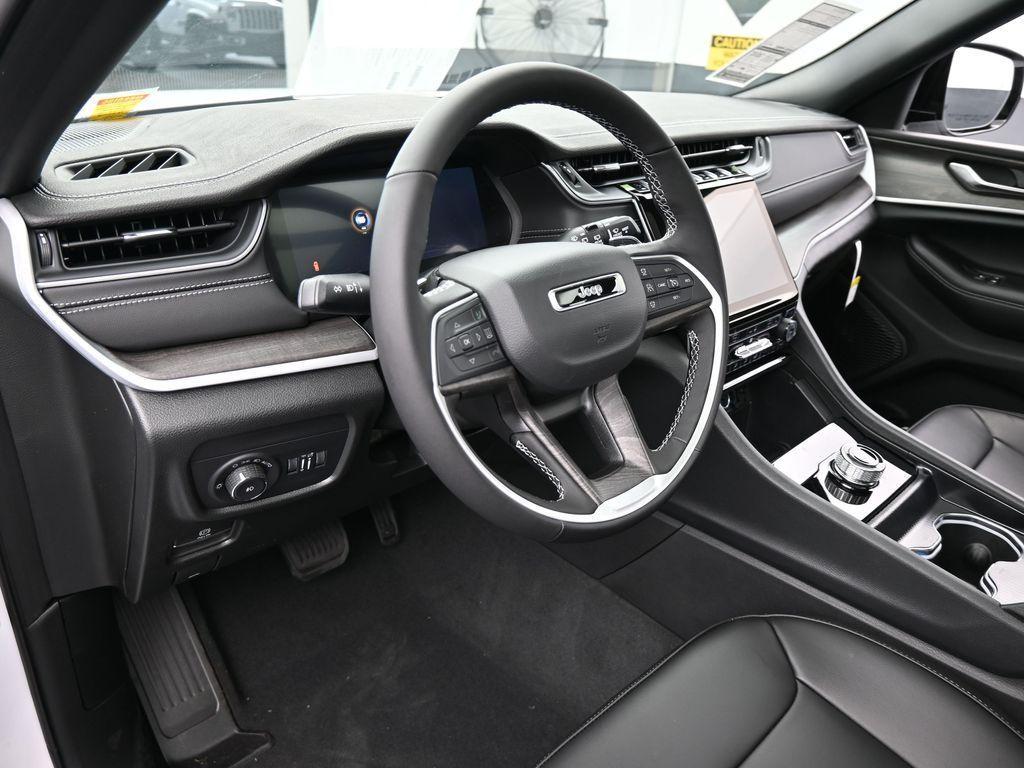 new 2025 Jeep Grand Cherokee car