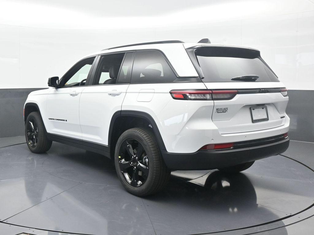 new 2025 Jeep Grand Cherokee car