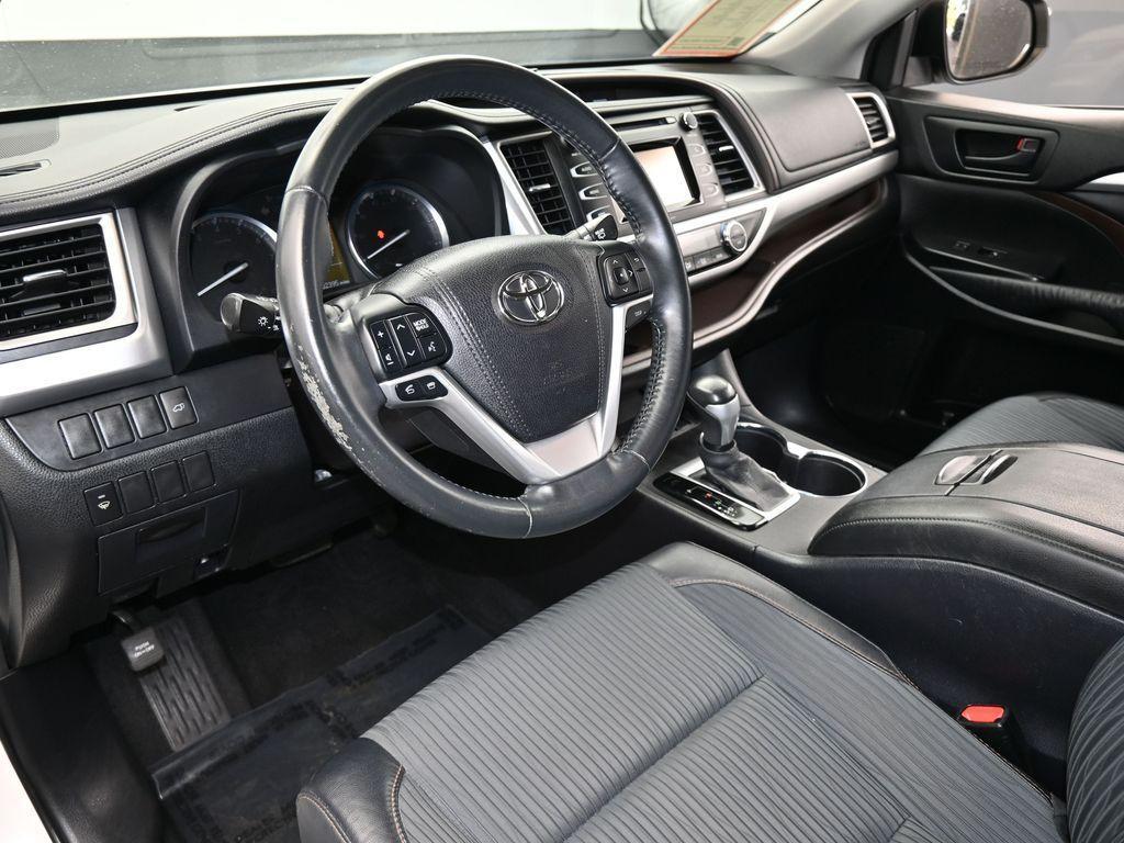 used 2015 Toyota Highlander car, priced at $15,251
