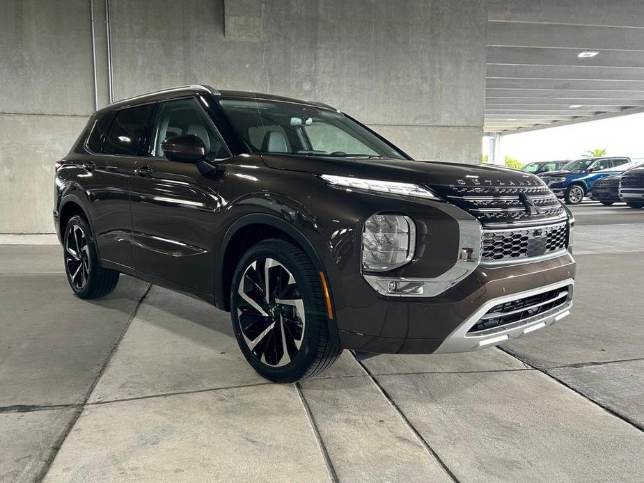 new 2024 Mitsubishi Outlander car, priced at $32,259