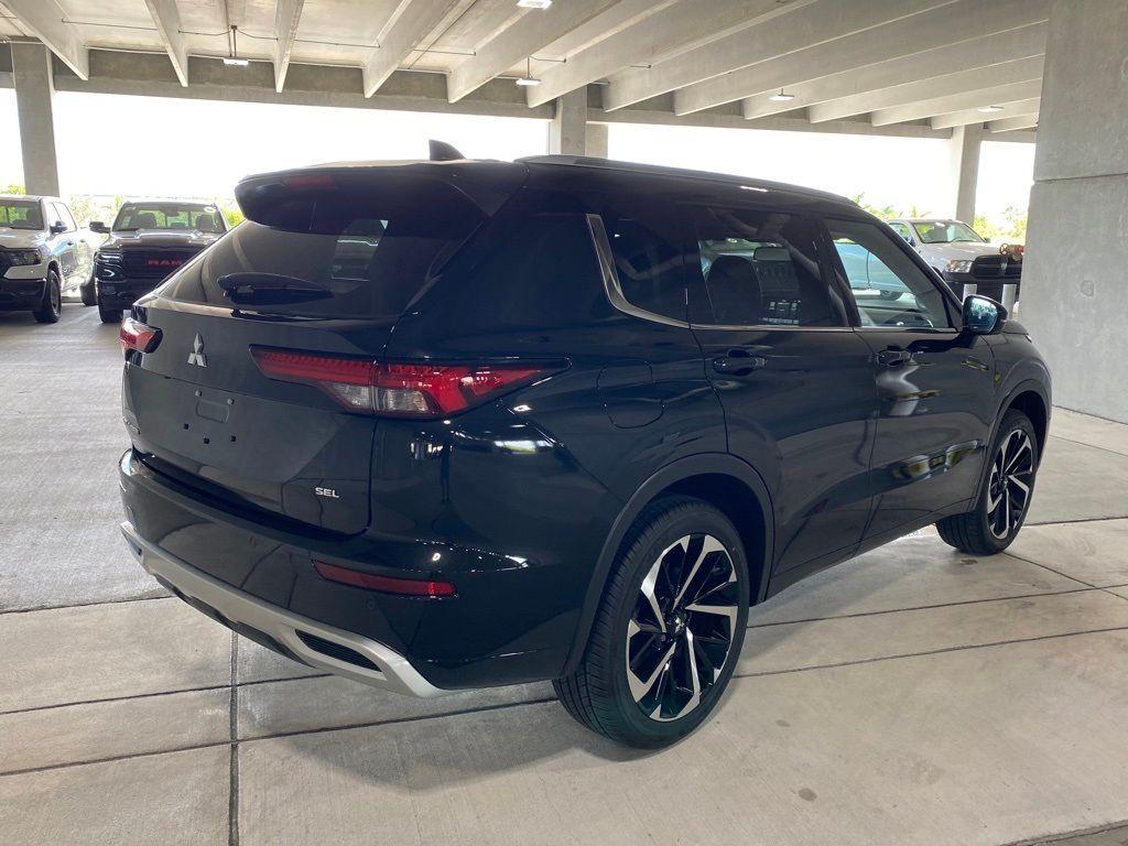 new 2024 Mitsubishi Outlander car, priced at $33,989