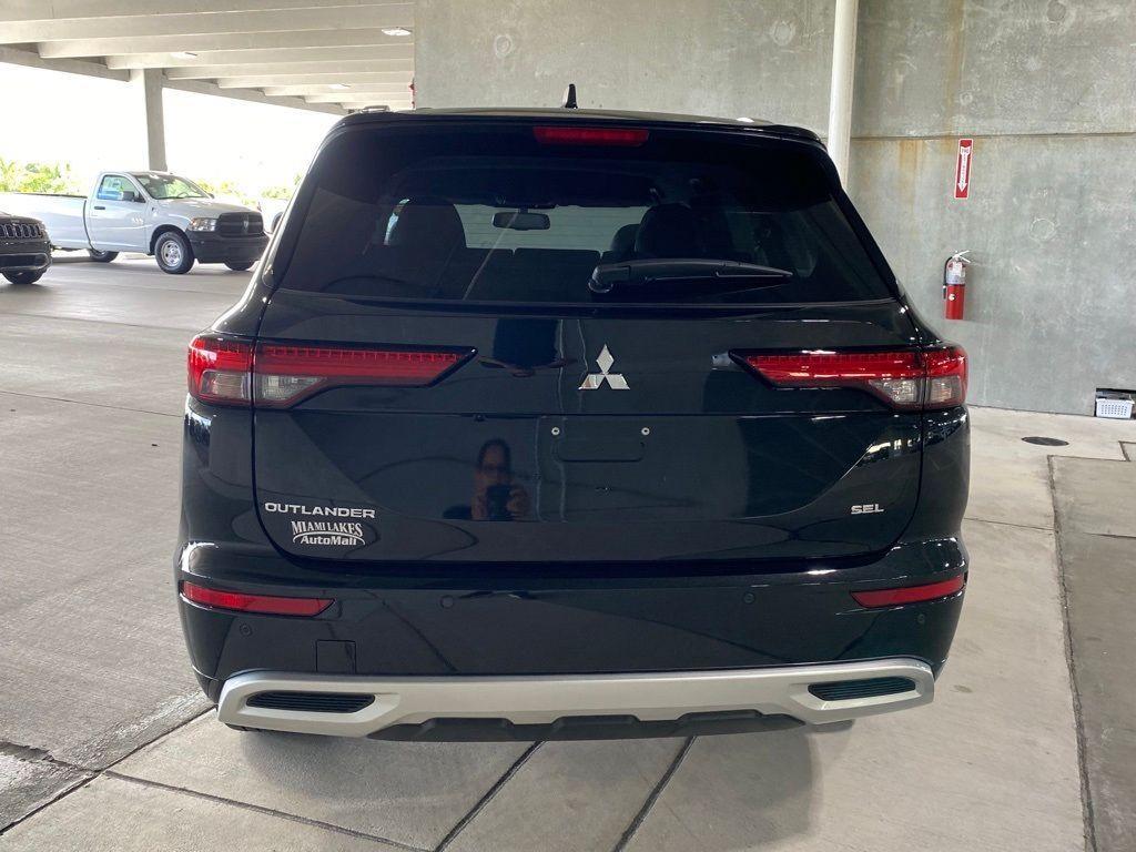 new 2024 Mitsubishi Outlander car, priced at $33,989