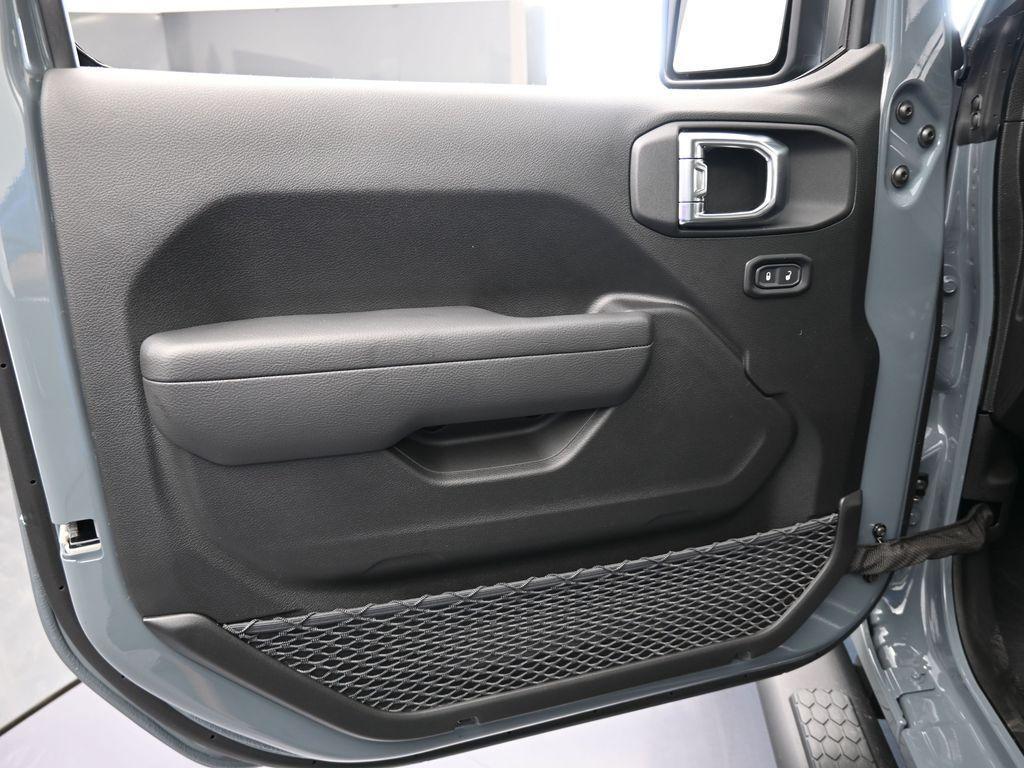 new 2026 Jeep Wrangler car, priced at $46,630