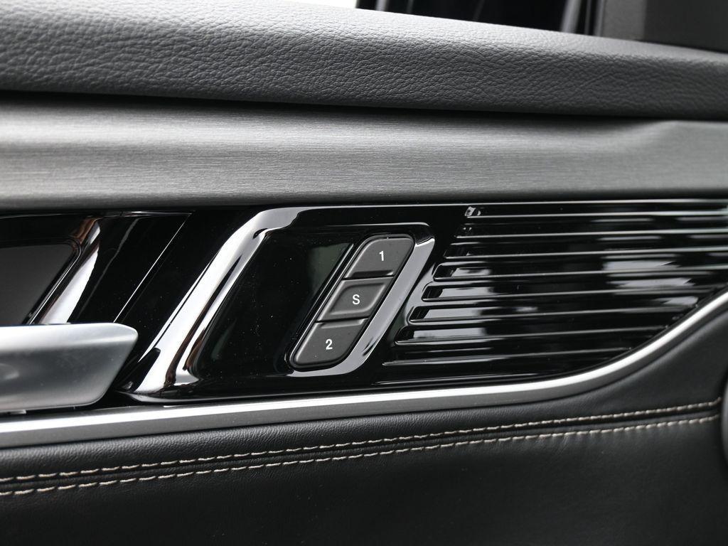 new 2025 Jeep Wagoneer L car
