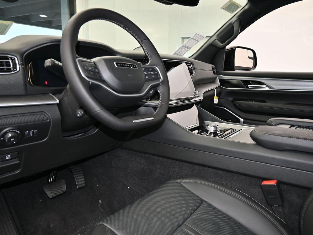 new 2025 Jeep Wagoneer L car