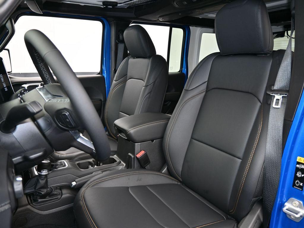 new 2025 Jeep Wrangler car
