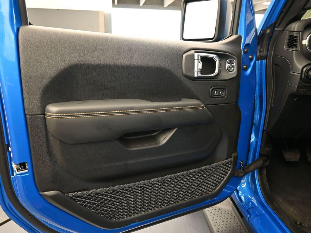 new 2025 Jeep Wrangler car