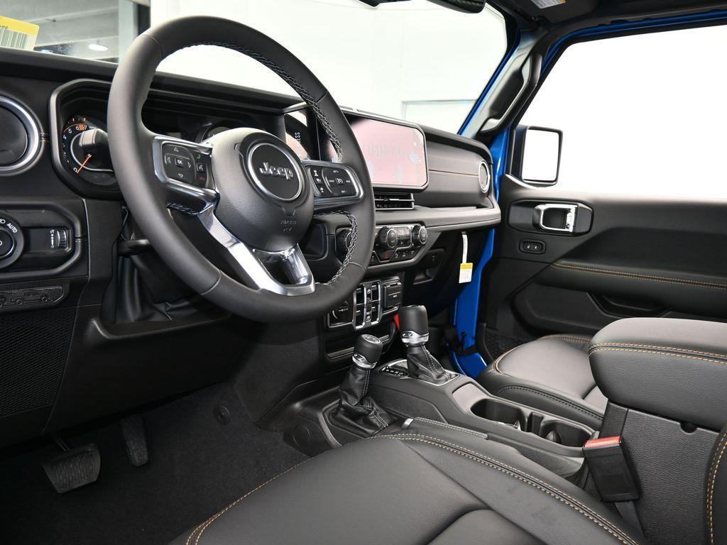 new 2025 Jeep Wrangler car
