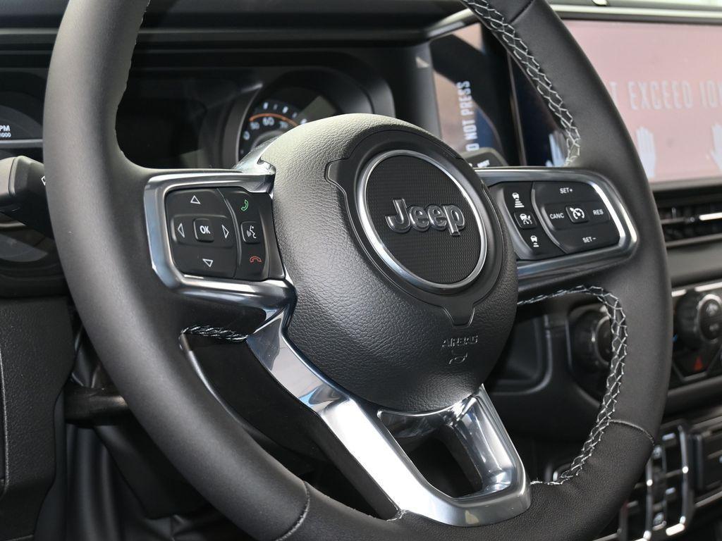 new 2025 Jeep Wrangler car