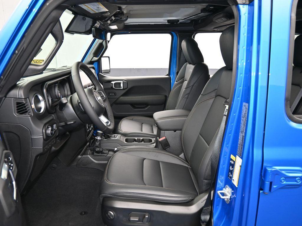 new 2025 Jeep Wrangler car