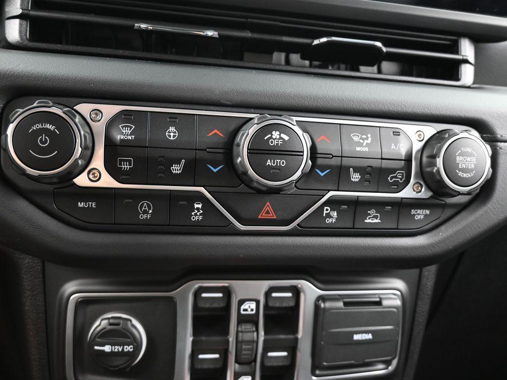 new 2025 Jeep Wrangler car