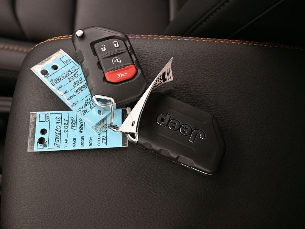 new 2025 Jeep Wrangler car