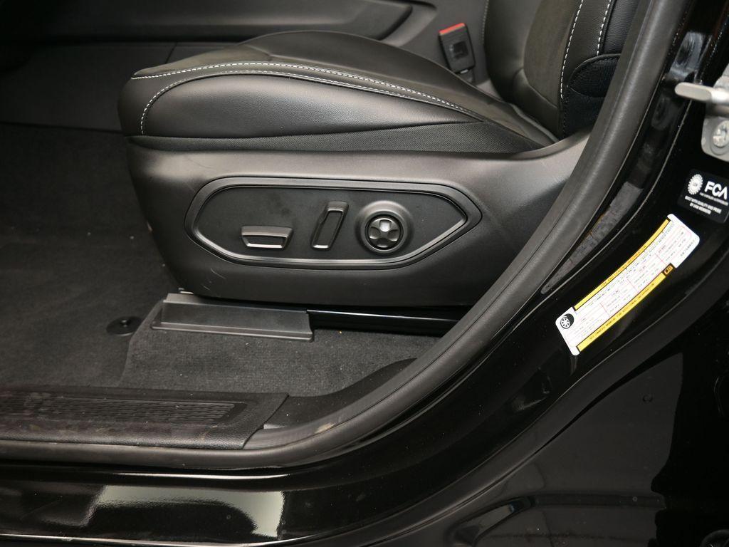 new 2025 Jeep Grand Cherokee L car