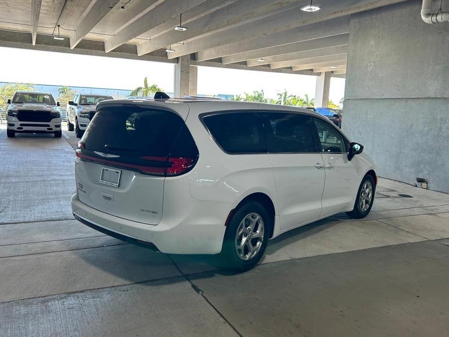 new 2024 Chrysler Pacifica car, priced at $40,831