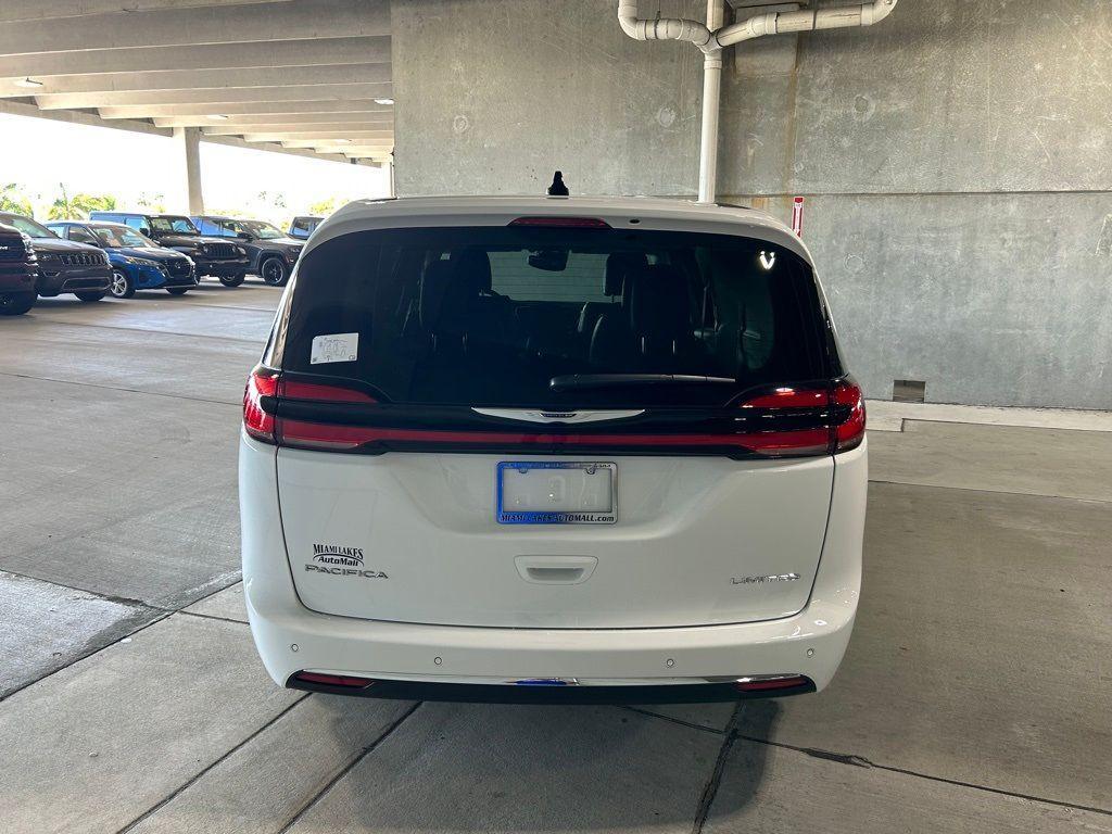 new 2024 Chrysler Pacifica car, priced at $40,831